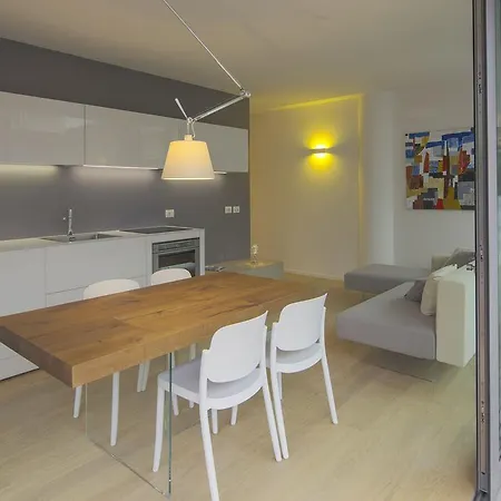 Aparthotel Shine
