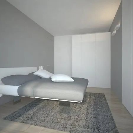 Aparthotel Shine *